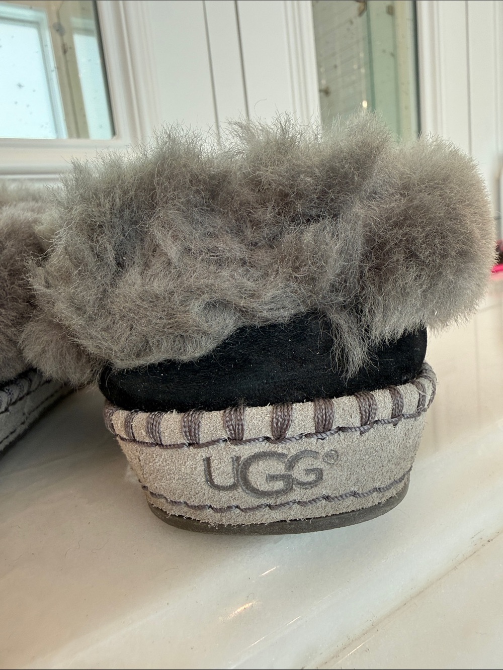 Women’s UGG Wrin Slipper in Gray & Black - Picture 9 of 11